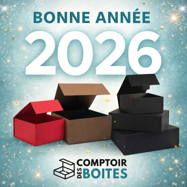 ✨ Bonne année 2026 avec Au Comptoir des Boîtes ✨Toute l’équipe d' Au Comptoir des Boîtes vous adresse ses meilleurs vœux pour 2026 🎉Que cette nouvelle année soit placée sous le signe de la réussite, de la créativité et de beaux projets emballés avec soin.En 2026, continuons à sublimer vos produits grâce à des boîtes élégantes, robustes et personnalisables, pensées pour valoriser votre marque dès le premier regard.Merci pour votre confiance, et rendez-vous très vite pour de nouvelles créations sur mesure 📦✨Au Comptoir des Boîtes – L’emballage qui fait la différence.
